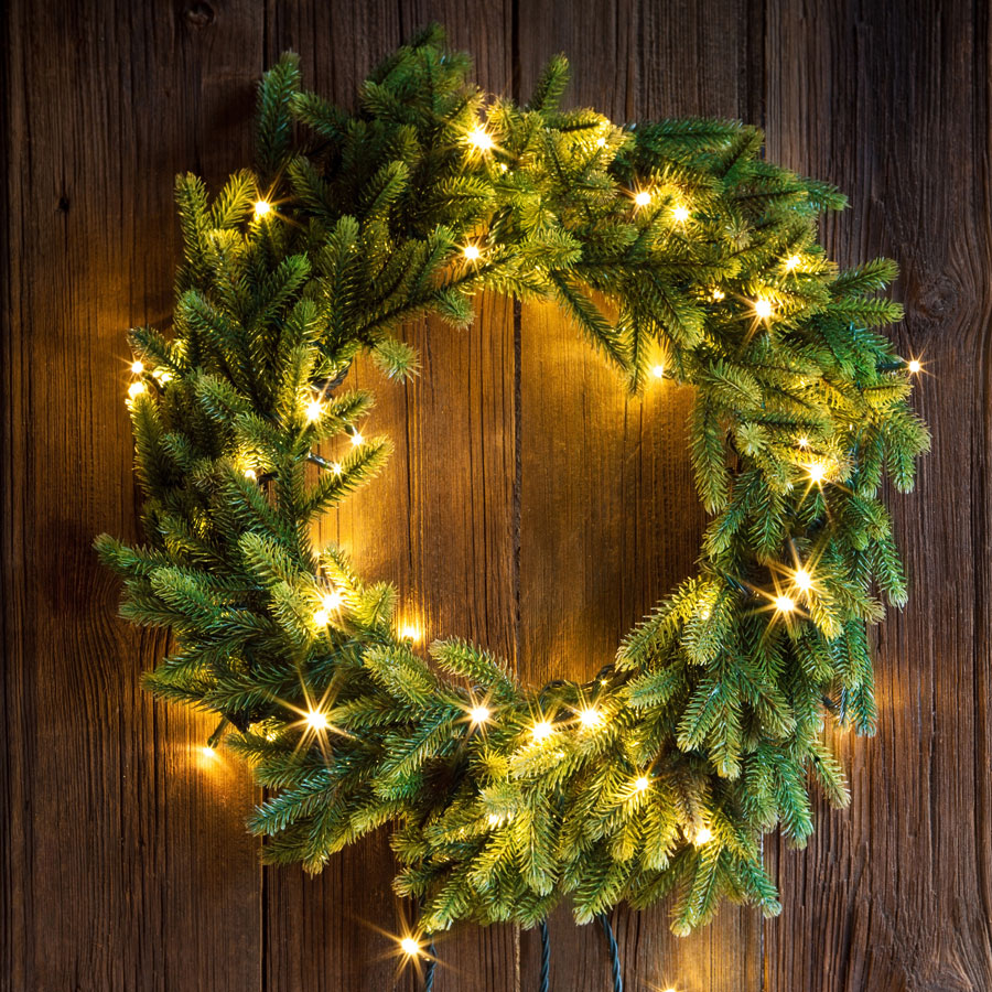 Best Christmas Wreath • Reviews & Buying Guide